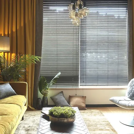 Butas Elegant Embassy In Heart